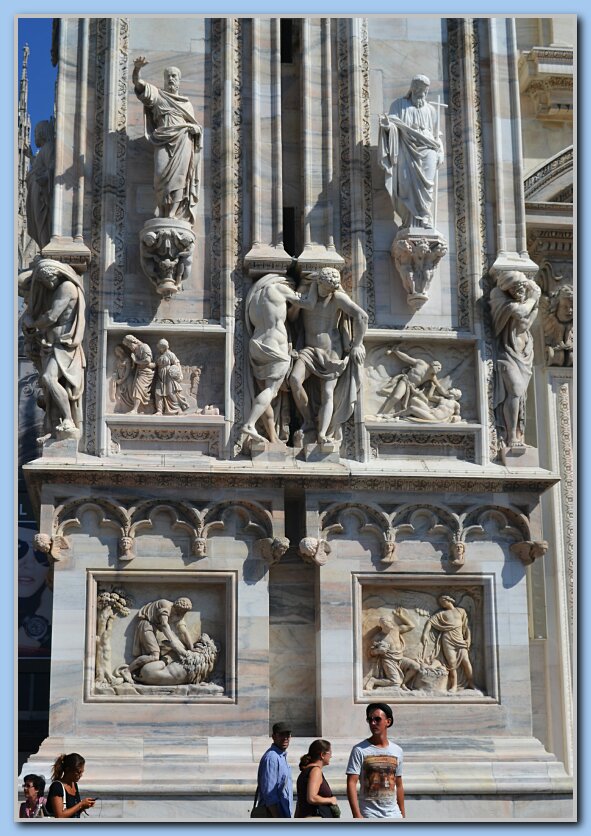 Milano duomo details 7